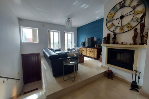 Terraced House with garage