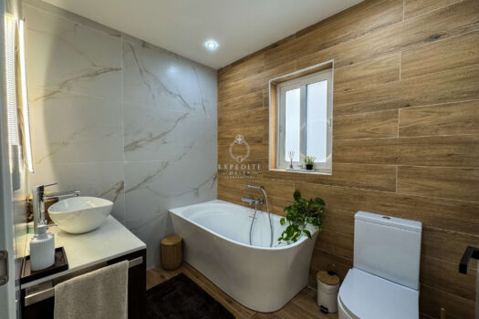 Penthouse (Duplex) with ODZ views