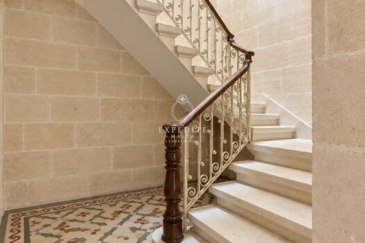 Maisonette (1st Floor ) + Airspace